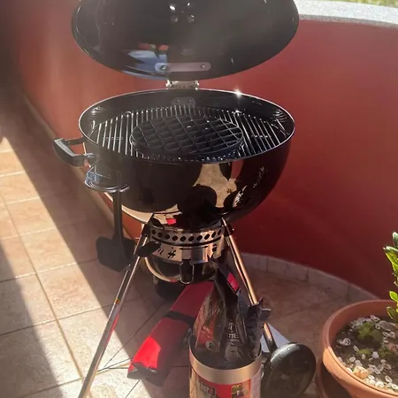 Sa Domixedda Di Caterina Nyaraló